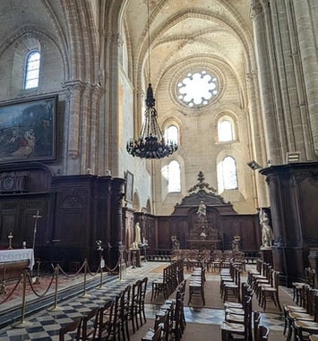 Visite guidée à Laon : L'église abbatiale Saint-Martin
