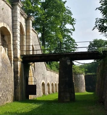 Visite du Fort Henriot à Bruyères-et-Montbérault