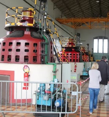 Visite de la centrale hydroélectrique de Bourg-et-Comin